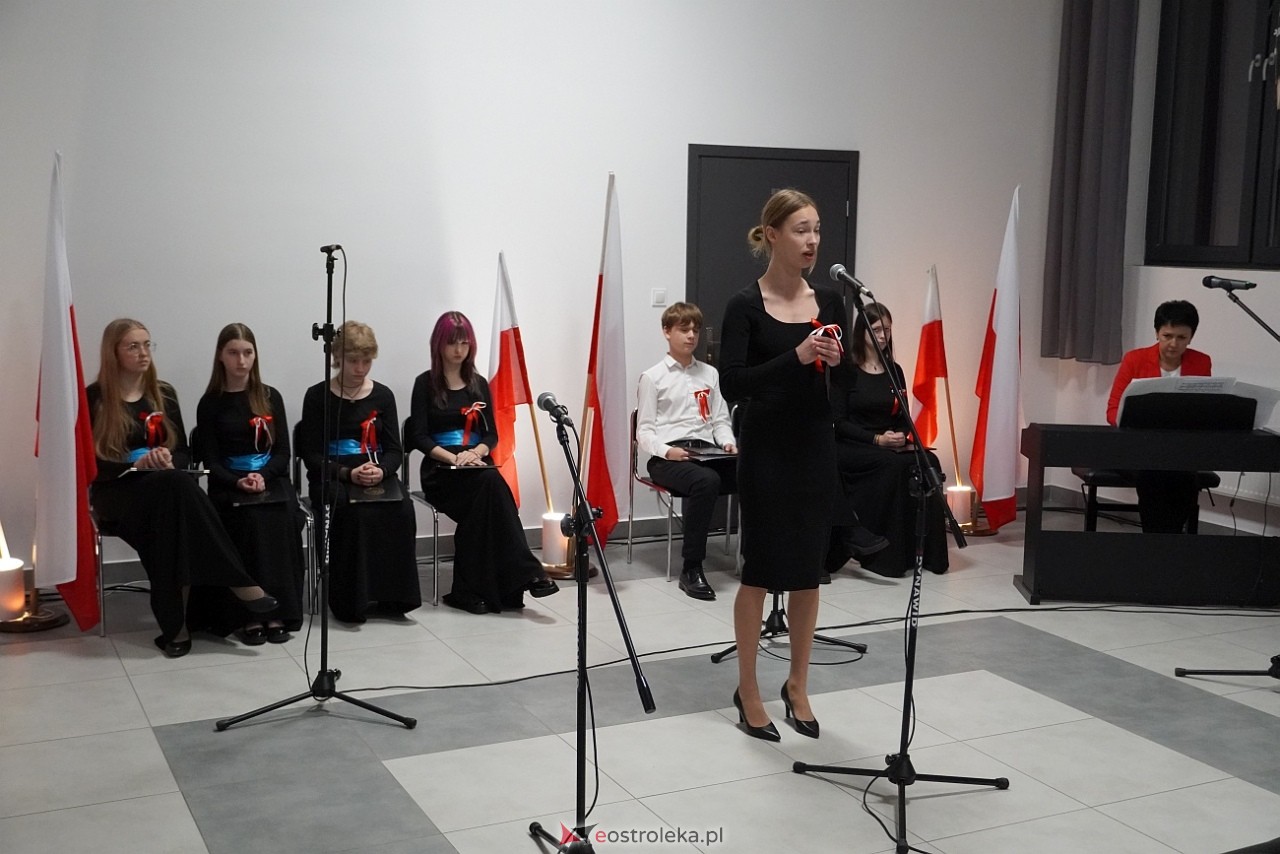 Uroczystości patriotyczne w Kamiance [9.11.2024] - zdjęcie #6 - eOstroleka.pl