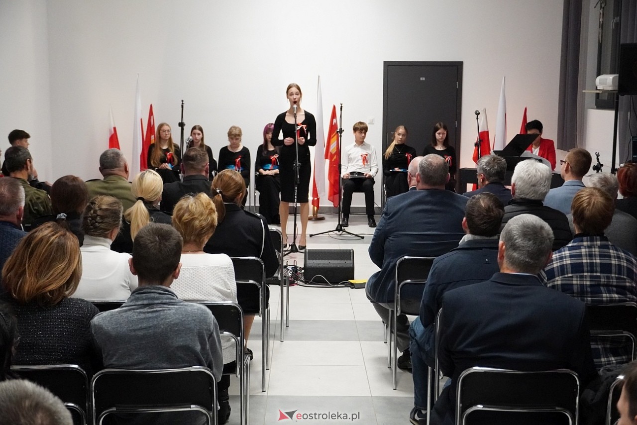 Uroczystości patriotyczne w Kamiance [9.11.2024] - zdjęcie #4 - eOstroleka.pl