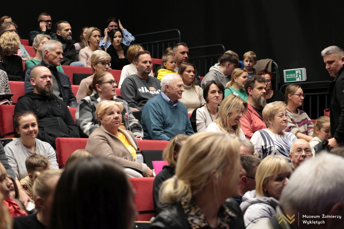 Obchody Narodowego Święta Niepodległości w MŻW [09.11.2024] - zdjęcie #53 - eOstroleka.pl