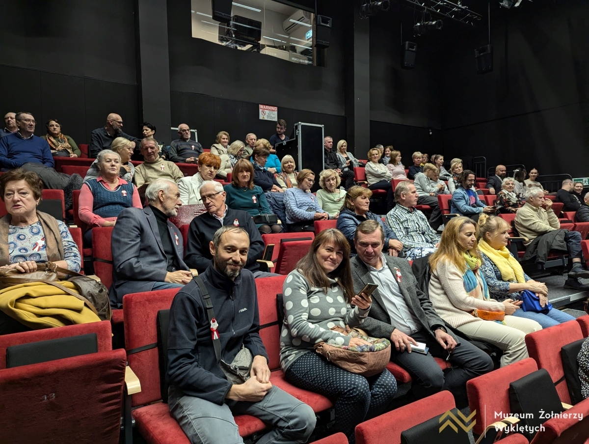 Film Mocny człowiek w Muzeum Żołnierzy Wyklętych [10.11.2024] - zdjęcie #13 - eOstroleka.pl