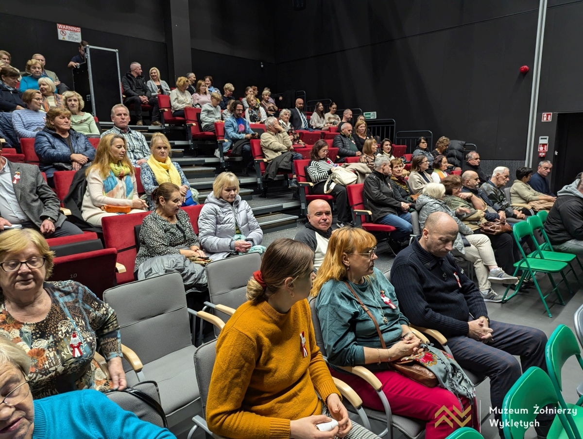 Film Mocny człowiek w Muzeum Żołnierzy Wyklętych [10.11.2024] - zdjęcie #12 - eOstroleka.pl