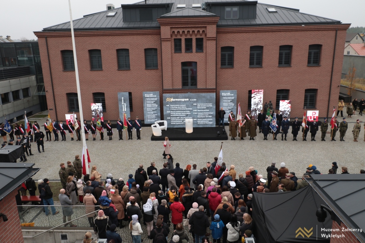 Niepodległa do hymnu w Muzeum Żołnierzy Wyklętych [11.11.2024] - zdjęcie #27 - eOstroleka.pl