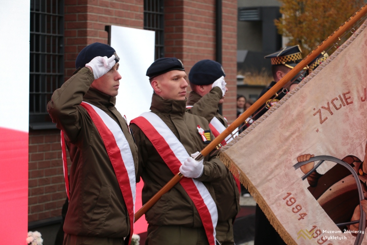 Niepodległa do hymnu w Muzeum Żołnierzy Wyklętych [11.11.2024] - zdjęcie #23 - eOstroleka.pl