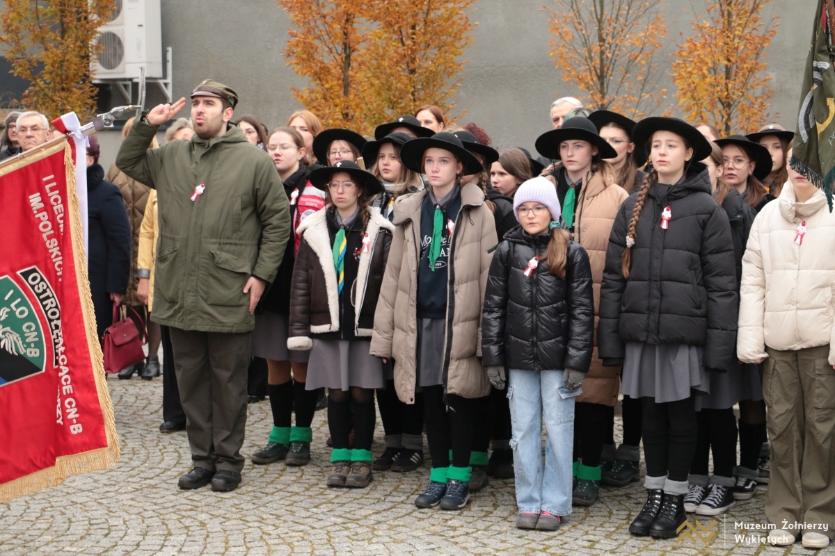 Niepodległa do hymnu w Muzeum Żołnierzy Wyklętych [11.11.2024] - zdjęcie #20 - eOstroleka.pl