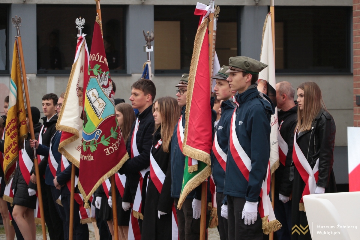 Niepodległa do hymnu w Muzeum Żołnierzy Wyklętych [11.11.2024] - zdjęcie #15 - eOstroleka.pl