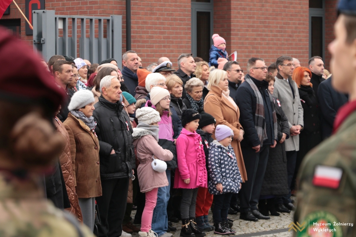 Niepodległa do hymnu w Muzeum Żołnierzy Wyklętych [11.11.2024] - zdjęcie #12 - eOstroleka.pl