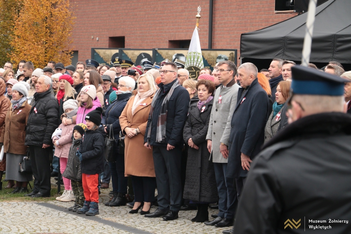 Niepodległa do hymnu w Muzeum Żołnierzy Wyklętych [11.11.2024] - zdjęcie #1 - eOstroleka.pl