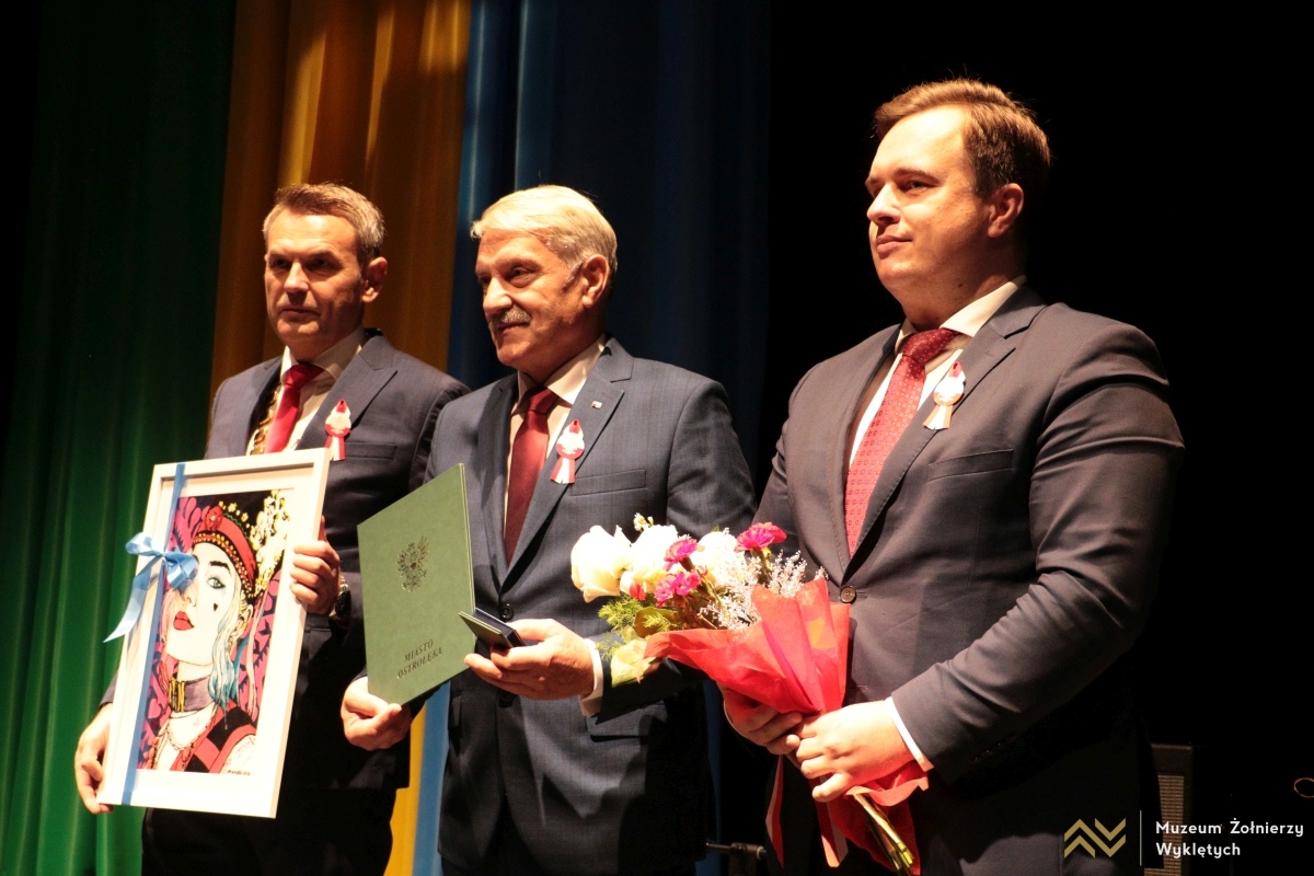 Uroczysta sesja Rady Miasta Ostrołęki [11.11.2024] - zdjęcie #30 - eOstroleka.pl