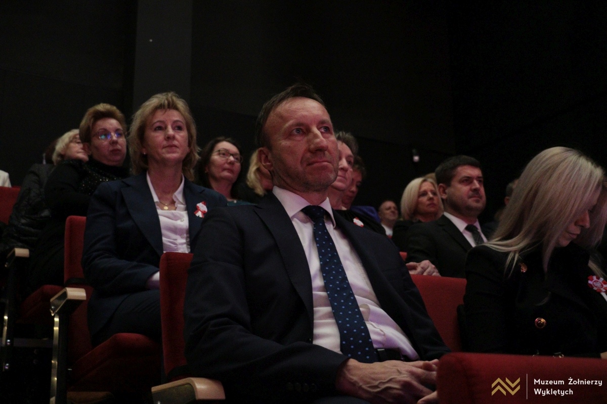 Uroczysta sesja Rady Miasta Ostrołęki [11.11.2024] - zdjęcie #27 - eOstroleka.pl