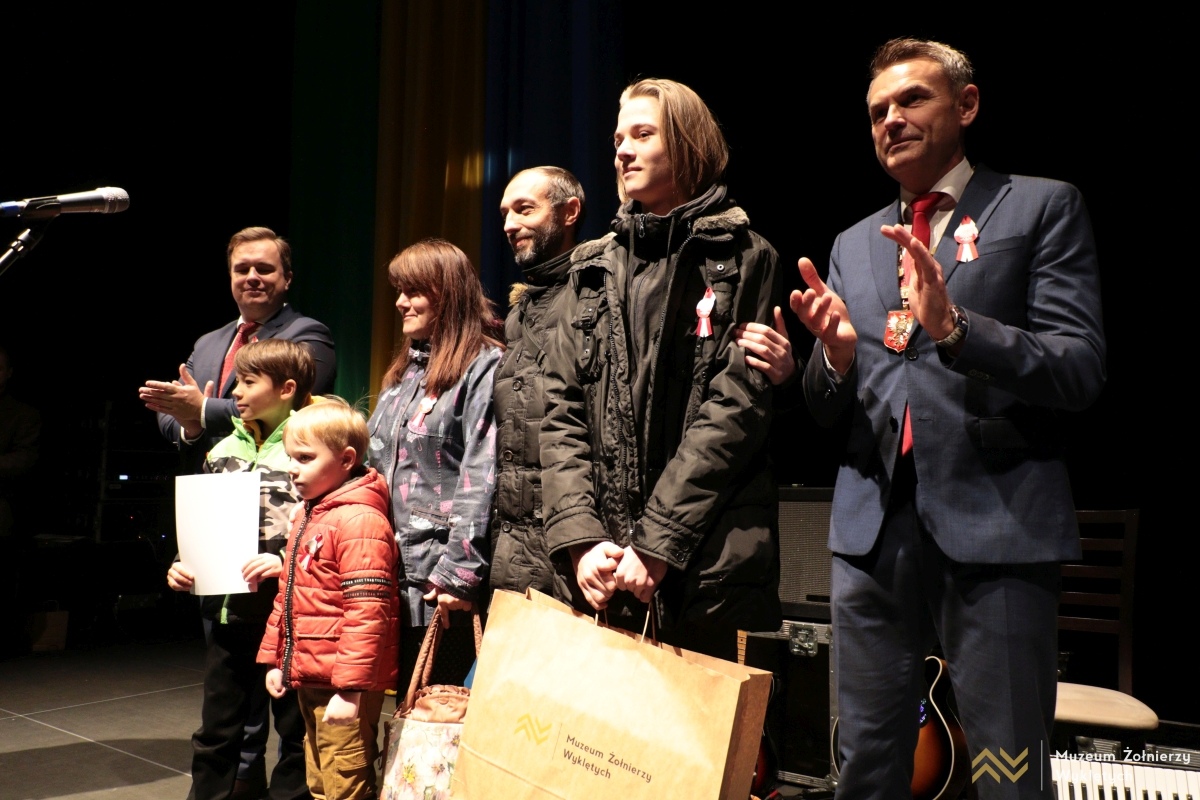 Uroczysta sesja Rady Miasta Ostrołęki [11.11.2024] - zdjęcie #21 - eOstroleka.pl
