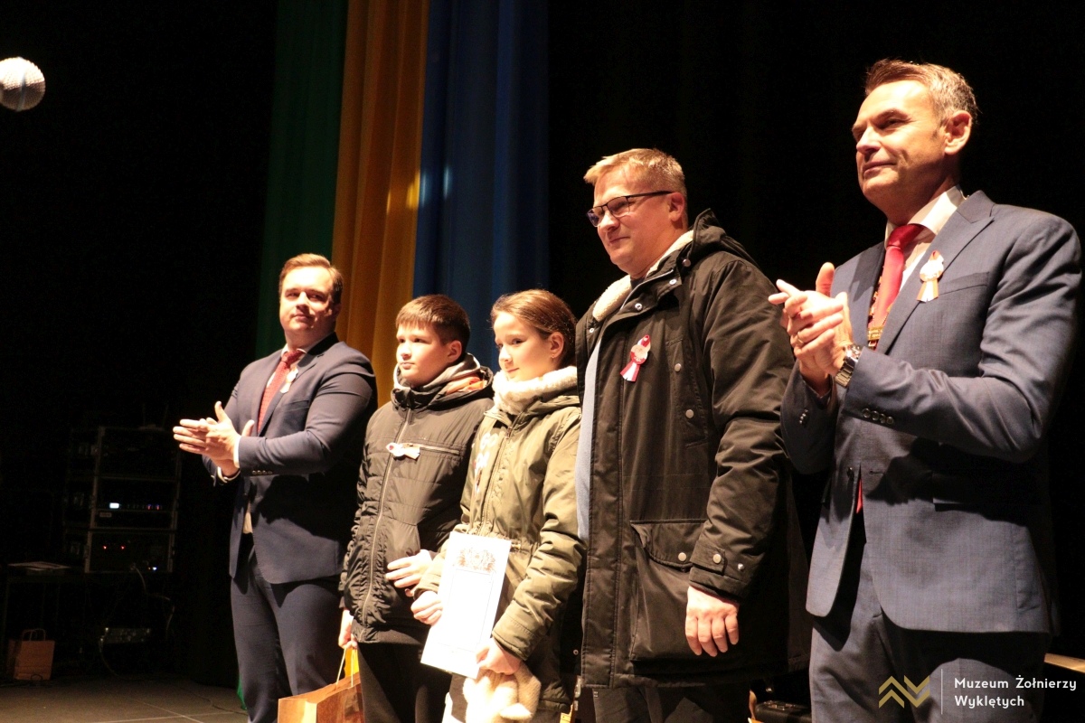 Uroczysta sesja Rady Miasta Ostrołęki [11.11.2024] - zdjęcie #17 - eOstroleka.pl