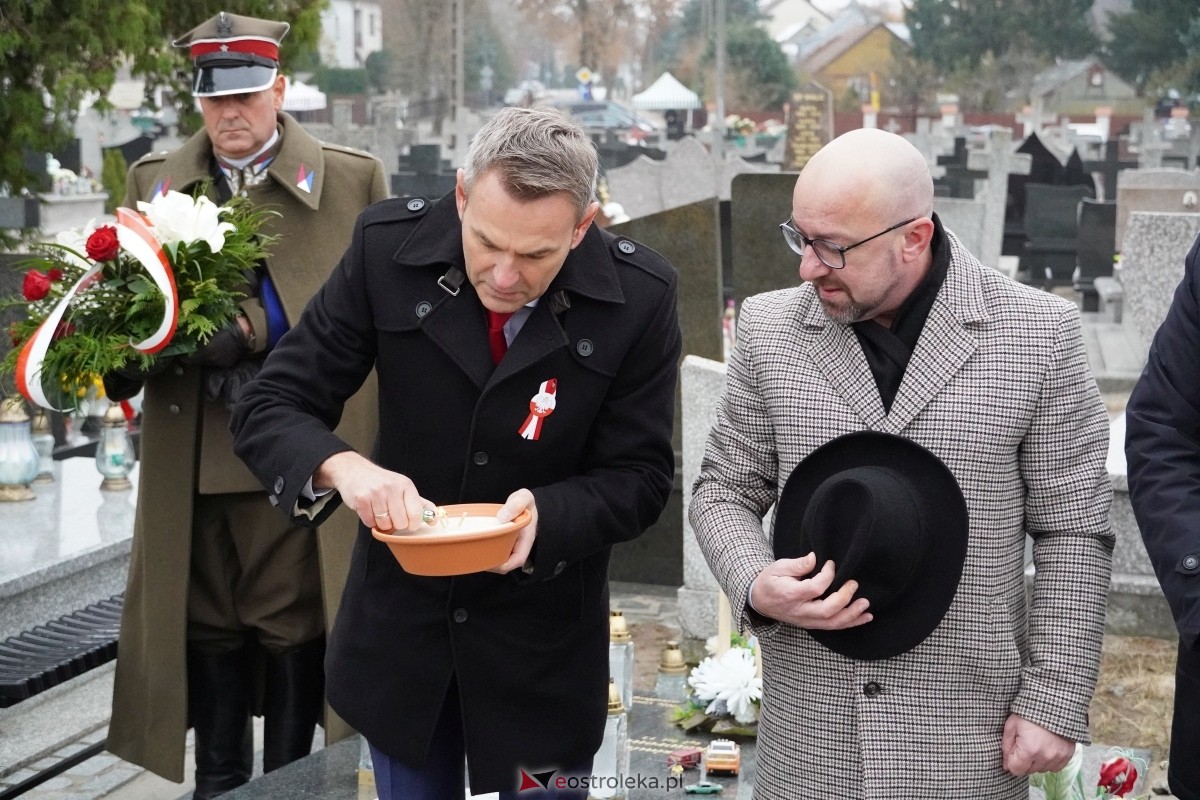 Święto Niepodległości w Ostrołęce - uroczystości na cmentarzu parafialnym [11.11.2024] - zdjęcie #26 - eOstroleka.pl
