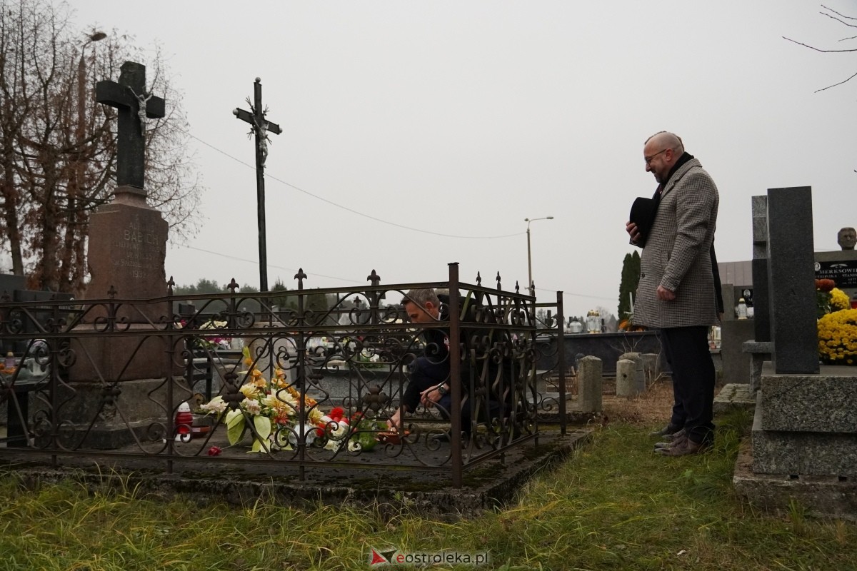 Święto Niepodległości w Ostrołęce - uroczystości na cmentarzu parafialnym [11.11.2024] - zdjęcie #13 - eOstroleka.pl