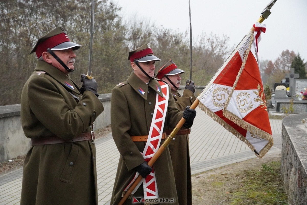 Święto Niepodległości w Ostrołęce - uroczystości na cmentarzu parafialnym [11.11.2024] - zdjęcie #12 - eOstroleka.pl