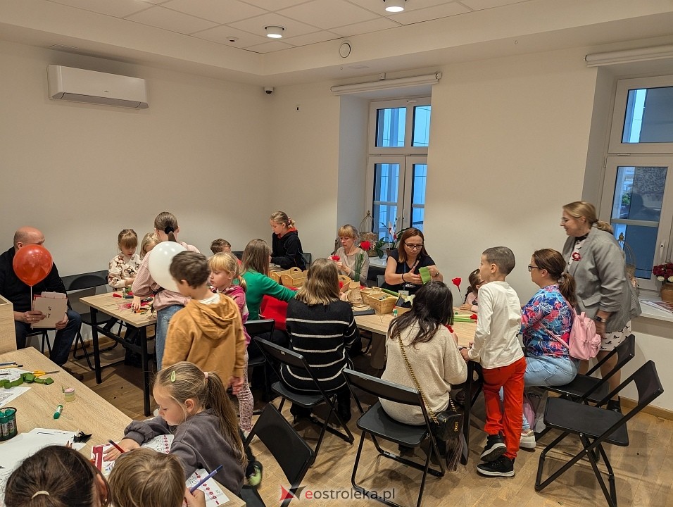 Barwy Niepodległej w Muzeum Kultury Kurpiowskiej [11.11.2024] - zdjęcie #14 - eOstroleka.pl