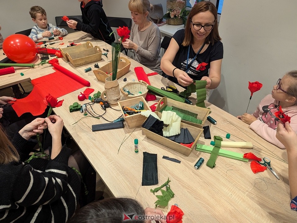 Barwy Niepodległej w Muzeum Kultury Kurpiowskiej [11.11.2024] - zdjęcie #13 - eOstroleka.pl