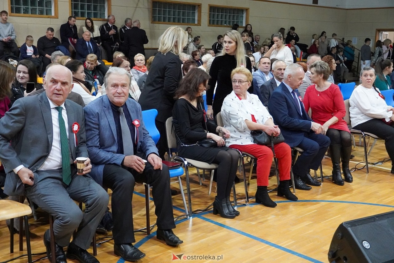 Koncert Białe Róże dla Niepodległej w Olszewie-Borkach [11.11.2024] - zdjęcie #39 - eOstroleka.pl
