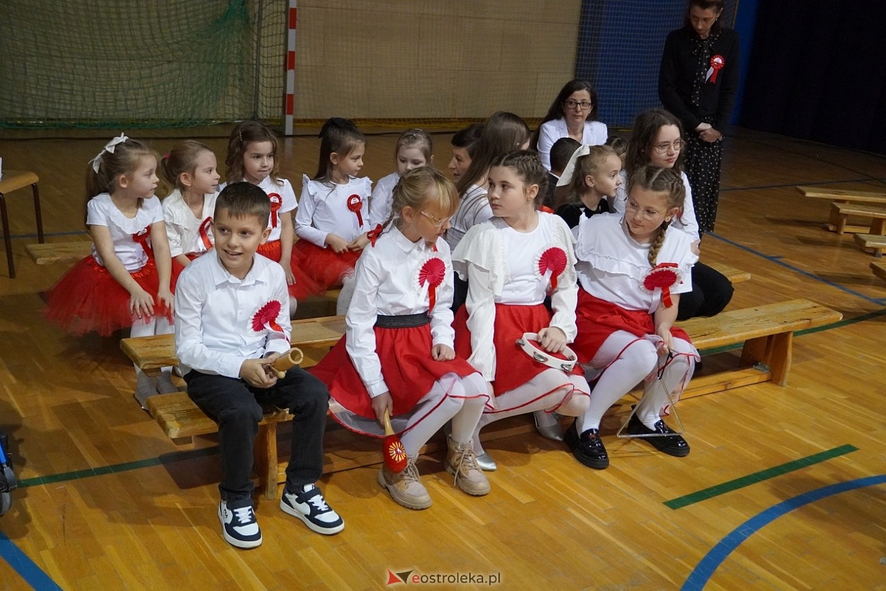 Koncert Białe Róże dla Niepodległej w Olszewie-Borkach [11.11.2024] - zdjęcie #29 - eOstroleka.pl