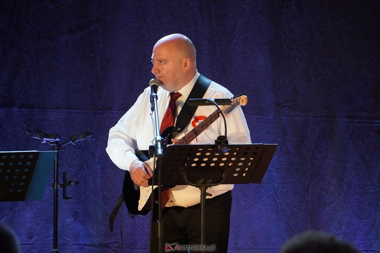 Koncert Białe Róże dla Niepodległej w Olszewie-Borkach [11.11.2024] - zdjęcie #18 - eOstroleka.pl