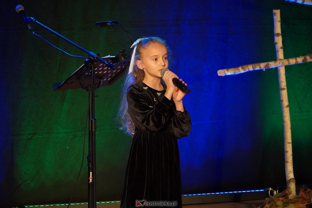 Koncert Białe Róże dla Niepodległej w Olszewie-Borkach [11.11.2024] - zdjęcie #5 - eOstroleka.pl