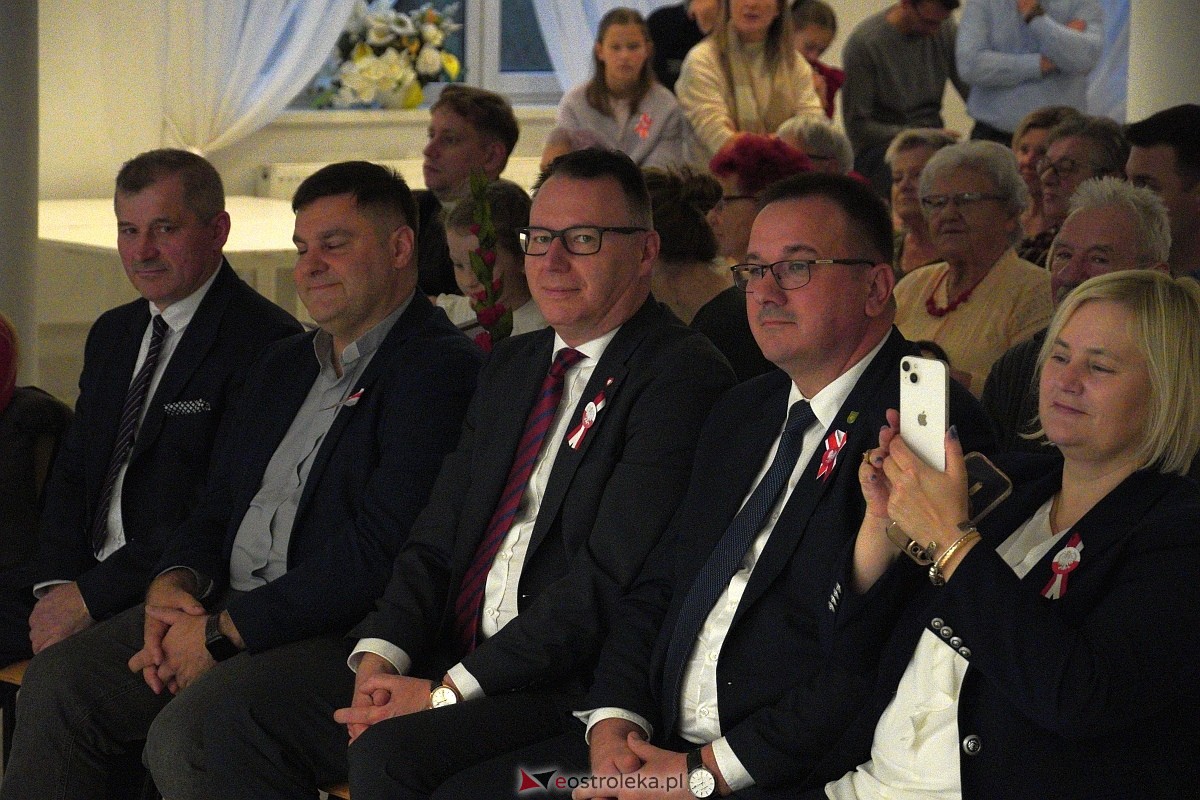 XVI Gala Laureatów Przeglądu Pieśni Patriotycznej i Wojskowej [11.11.2024] - zdjęcie #87 - eOstroleka.pl