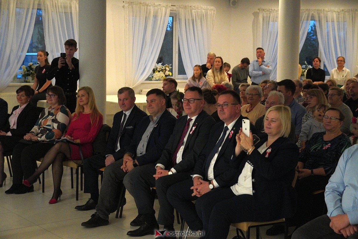 XVI Gala Laureatów Przeglądu Pieśni Patriotycznej i Wojskowej [11.11.2024] - zdjęcie #86 - eOstroleka.pl