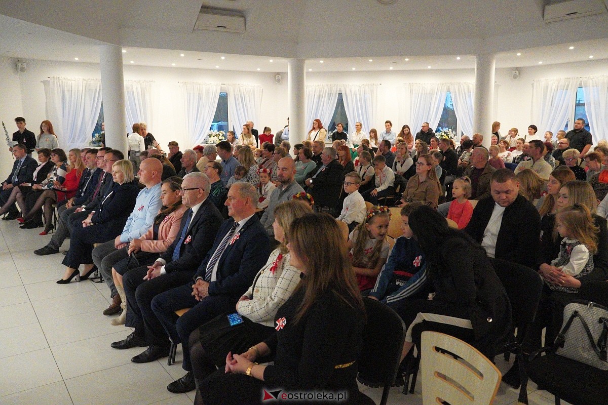 XVI Gala Laureatów Przeglądu Pieśni Patriotycznej i Wojskowej [11.11.2024] - zdjęcie #83 - eOstroleka.pl