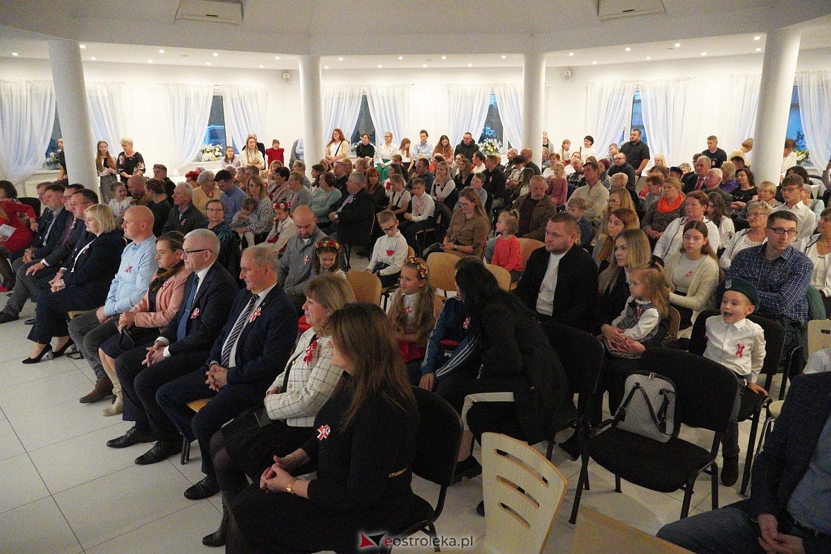 XVI Gala Laureatów Przeglądu Pieśni Patriotycznej i Wojskowej [11.11.2024] - zdjęcie #82 - eOstroleka.pl