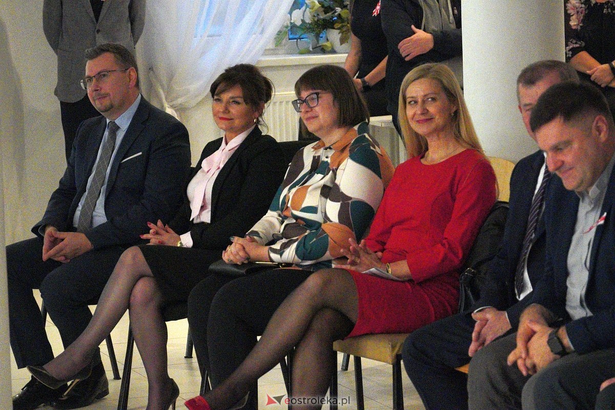 XVI Gala Laureatów Przeglądu Pieśni Patriotycznej i Wojskowej [11.11.2024] - zdjęcie #77 - eOstroleka.pl