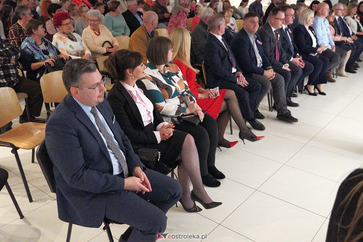 XVI Gala Laureatów Przeglądu Pieśni Patriotycznej i Wojskowej [11.11.2024] - zdjęcie #12 - eOstroleka.pl