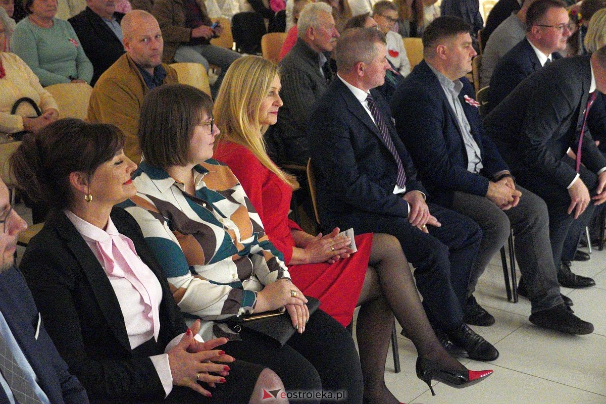 XVI Gala Laureatów Przeglądu Pieśni Patriotycznej i Wojskowej [11.11.2024] - zdjęcie #10 - eOstroleka.pl
