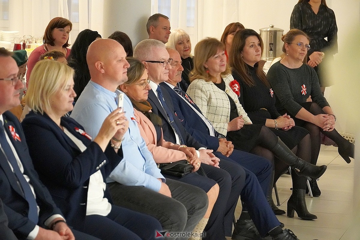 XVI Gala Laureatów Przeglądu Pieśni Patriotycznej i Wojskowej [11.11.2024] - zdjęcie #2 - eOstroleka.pl