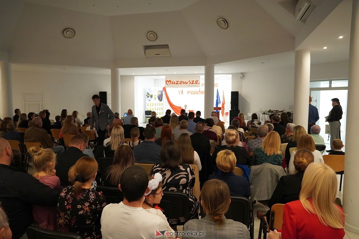XVI Gala Laureatów Przeglądu Pieśni Patriotycznej i Wojskowej [11.11.2024] - zdjęcie #60 - eOstroleka.pl