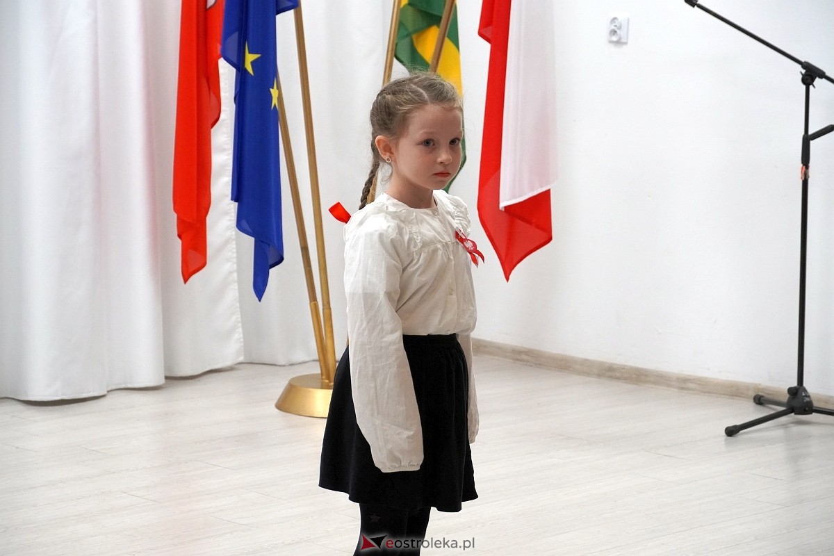 XVI Gala Laureatów Przeglądu Pieśni Patriotycznej i Wojskowej [11.11.2024] - zdjęcie #49 - eOstroleka.pl
