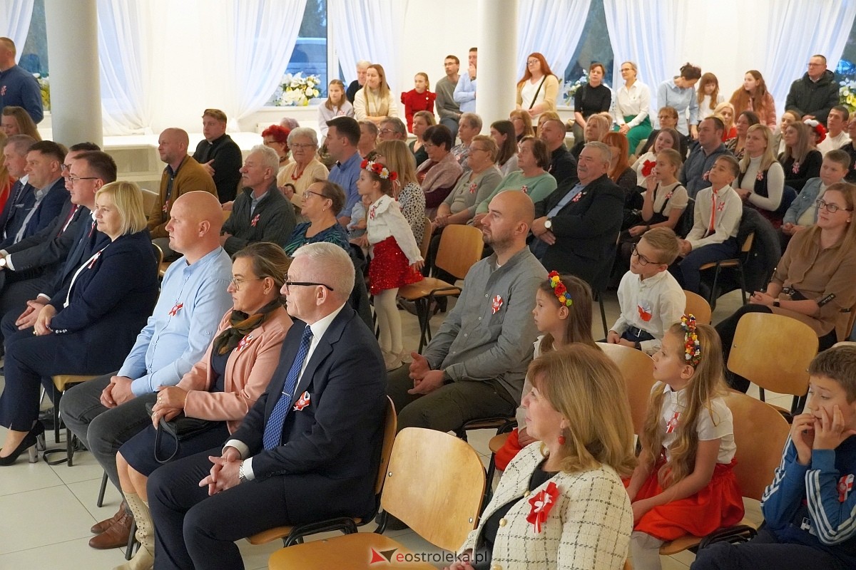 XVI Gala Laureatów Przeglądu Pieśni Patriotycznej i Wojskowej [11.11.2024] - zdjęcie #44 - eOstroleka.pl
