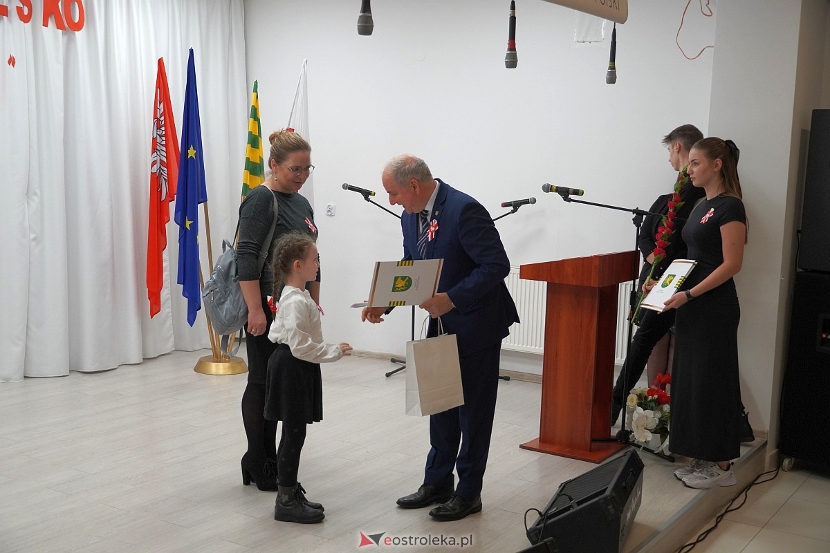 XVI Gala Laureatów Przeglądu Pieśni Patriotycznej i Wojskowej [11.11.2024] - zdjęcie #39 - eOstroleka.pl