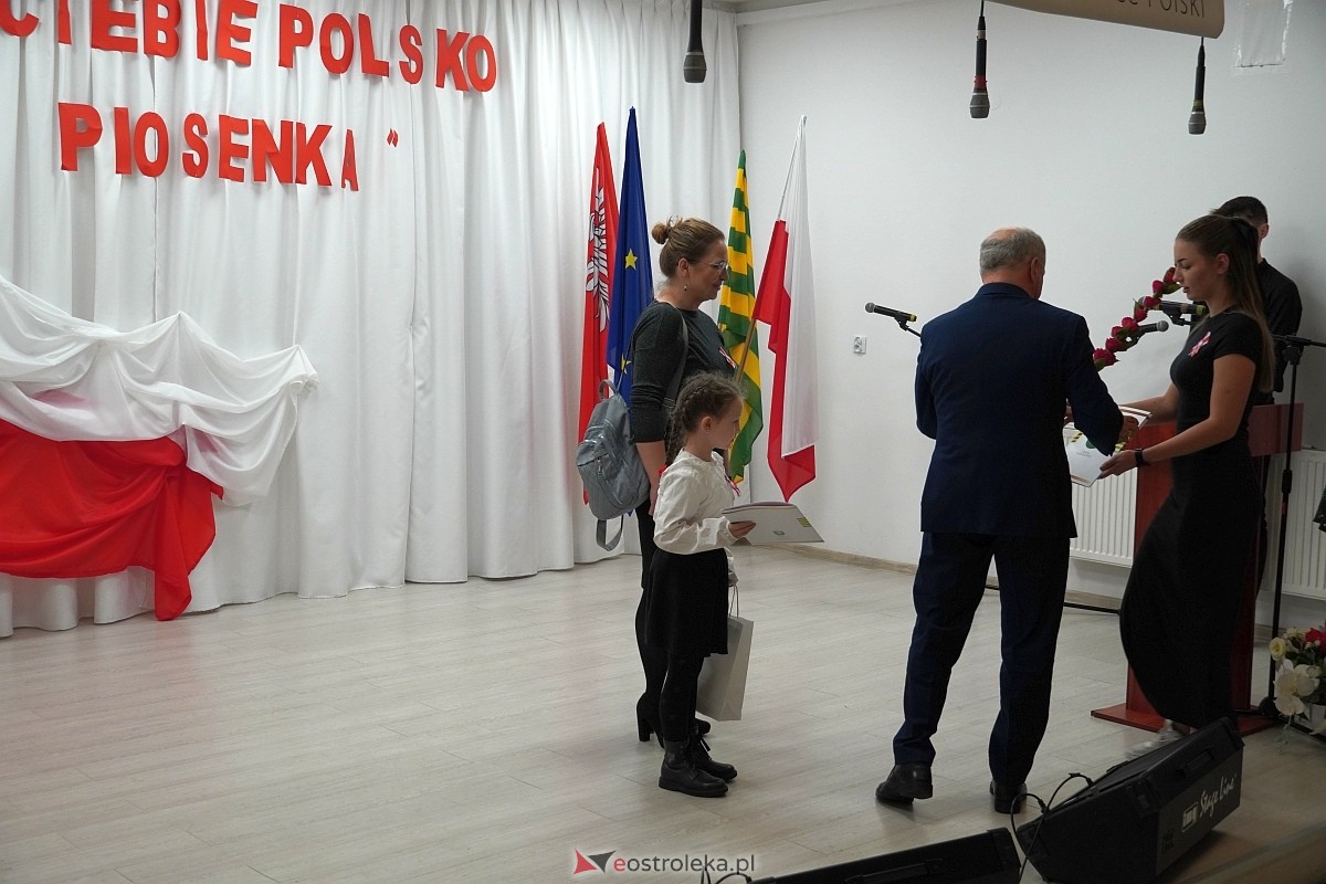 XVI Gala Laureatów Przeglądu Pieśni Patriotycznej i Wojskowej [11.11.2024] - zdjęcie #38 - eOstroleka.pl