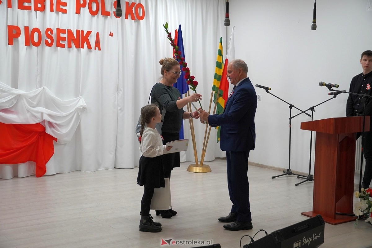 XVI Gala Laureatów Przeglądu Pieśni Patriotycznej i Wojskowej [11.11.2024] - zdjęcie #37 - eOstroleka.pl
