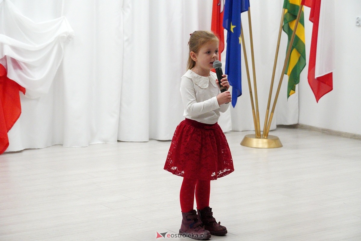 XVI Gala Laureatów Przeglądu Pieśni Patriotycznej i Wojskowej [11.11.2024] - zdjęcie #33 - eOstroleka.pl