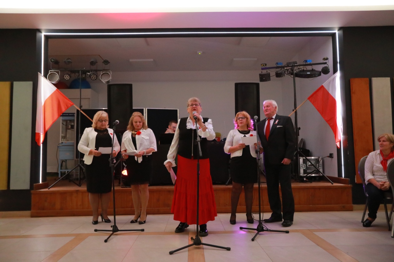 III przegląd “Patriotyzm naszego regionu w pieśniach i wierszach” [10.11.2024] - zdjęcie #32 - eOstroleka.pl