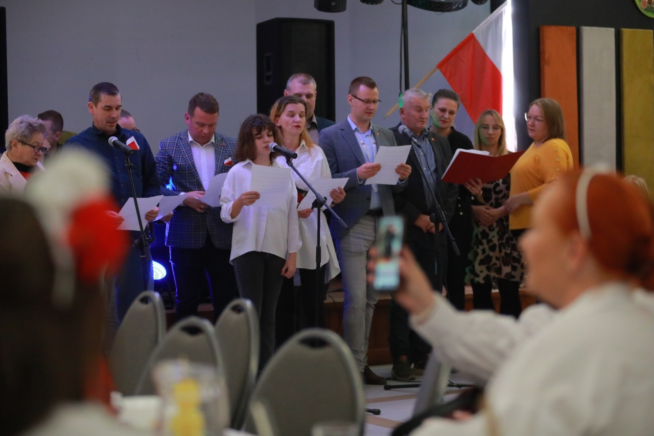 III przegląd “Patriotyzm naszego regionu w pieśniach i wierszach” [10.11.2024] - zdjęcie #23 - eOstroleka.pl