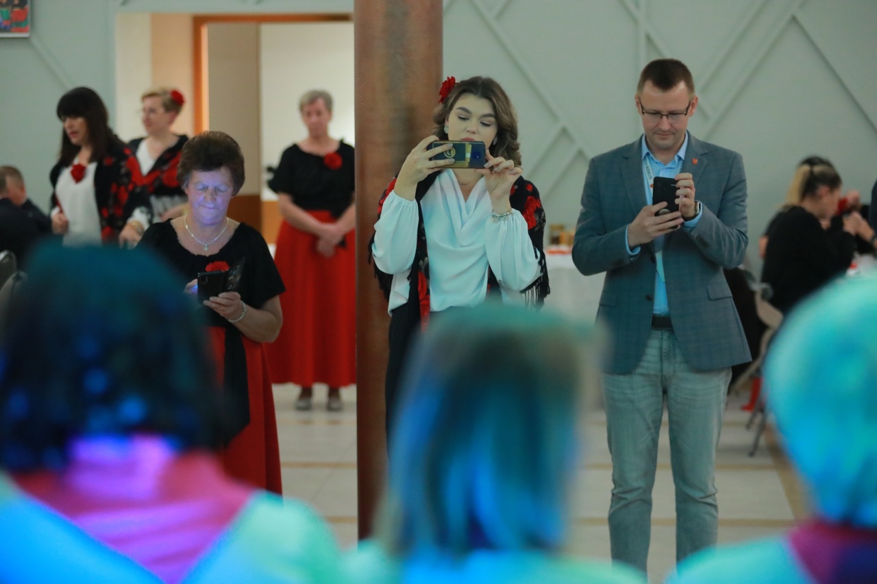 III przegląd “Patriotyzm naszego regionu w pieśniach i wierszach” [10.11.2024] - zdjęcie #12 - eOstroleka.pl