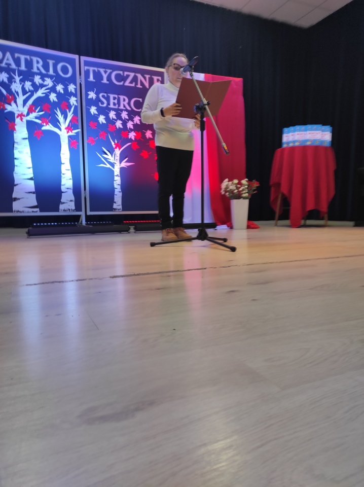 Konkurs poetycki Patriotyczne serca [09.11.2024] - zdjęcie #40 - eOstroleka.pl