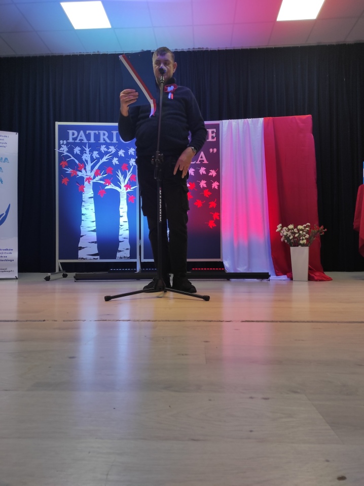 Konkurs poetycki Patriotyczne serca [09.11.2024] - zdjęcie #29 - eOstroleka.pl