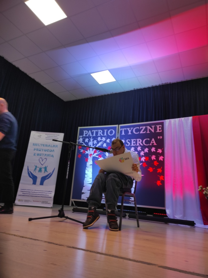 Konkurs poetycki Patriotyczne serca [09.11.2024] - zdjęcie #22 - eOstroleka.pl