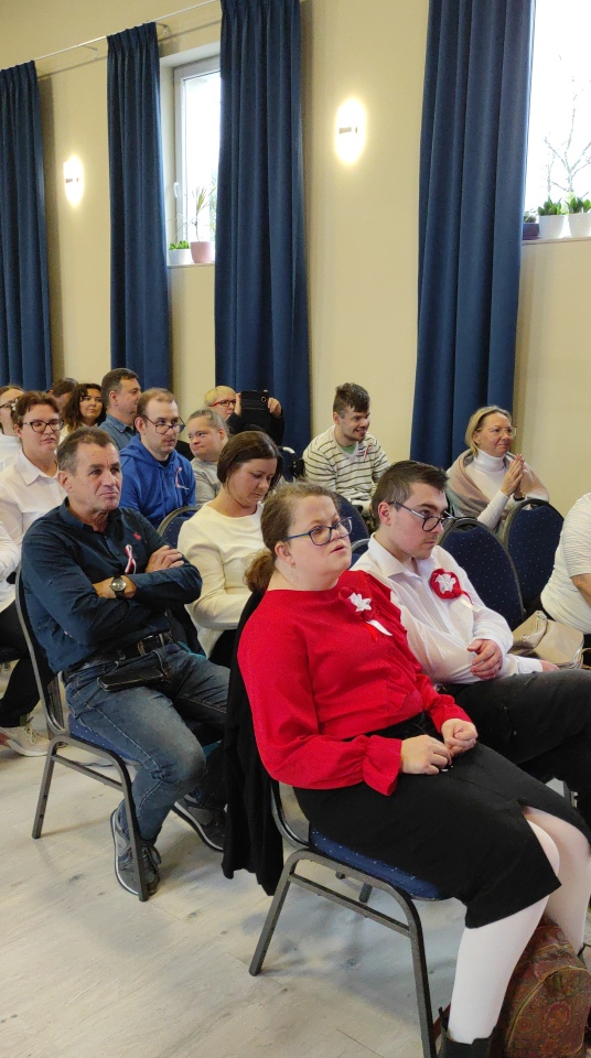 Konkurs poetycki Patriotyczne serca [09.11.2024] - zdjęcie #11 - eOstroleka.pl