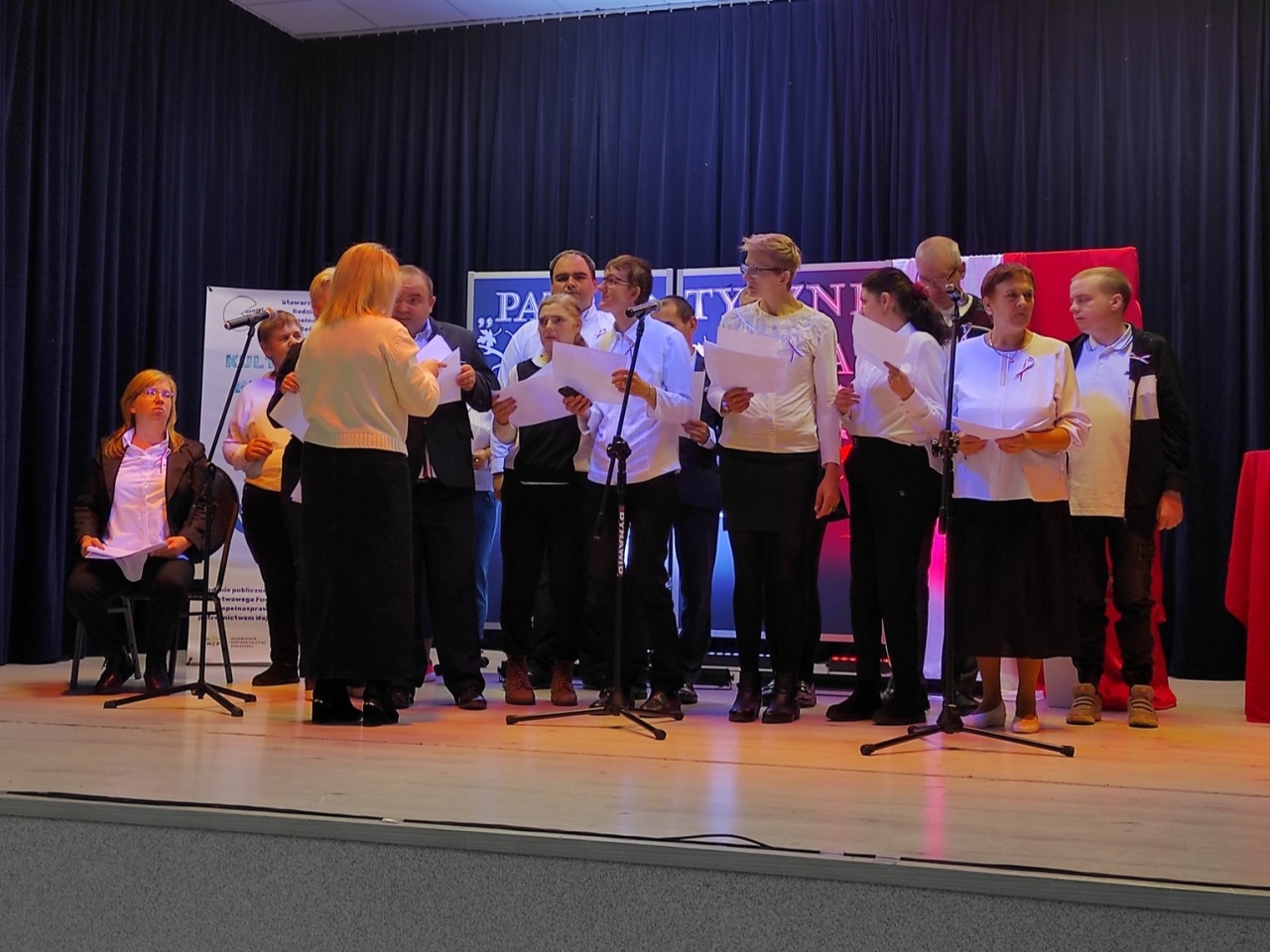 Konkurs poetycki Patriotyczne serca [09.11.2024] - zdjęcie #7 - eOstroleka.pl