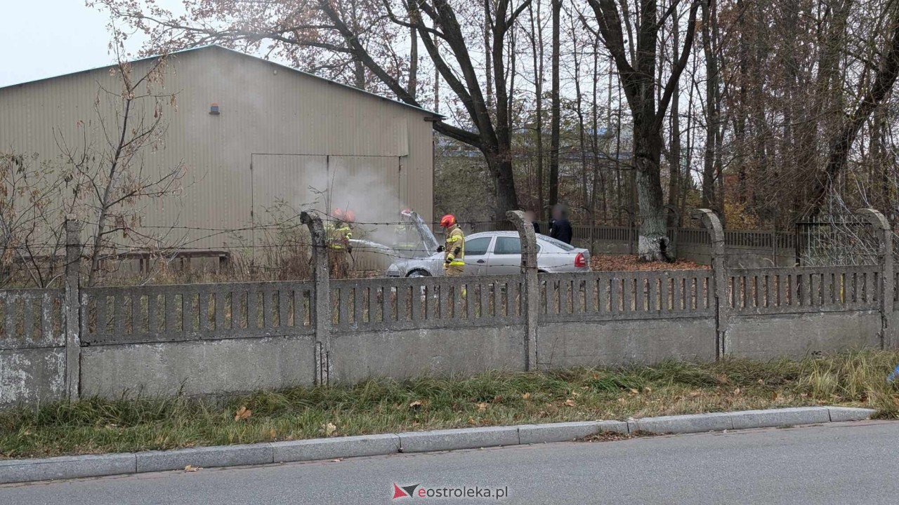 Pożar samochodu przy ul. Granicznej [12.11.2024] - zdjęcie #7 - eOstroleka.pl