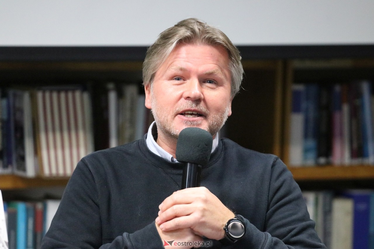 Spotkanie z Jakubem Poradą [12.11.2024] - zdjęcie #1 - eOstroleka.pl