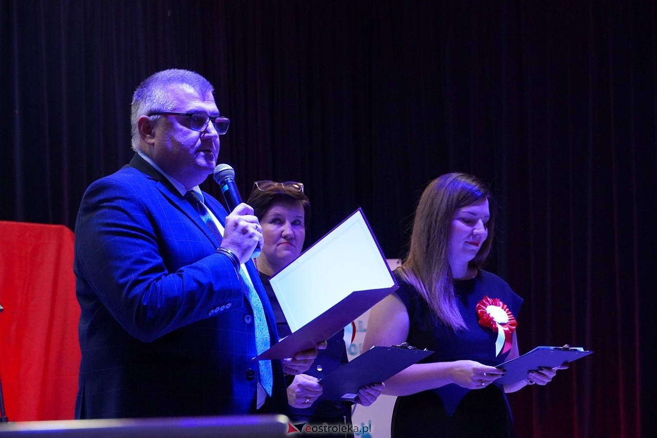 Koncert „Patriotyczne serca w wykonaniu zespołu Ferajna z Hoovera w Goworowie [12.11.2024] - zdjęcie #40 - eOstroleka.pl